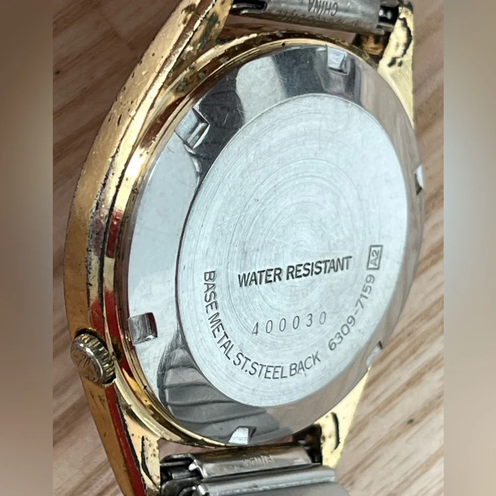 Seiko Automatic 17 Jewels Vintage Men’s Watch Two-Tone Bracelet Gold Dial